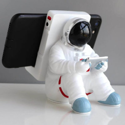 Support pour téléphone astronaute assis - vue de face