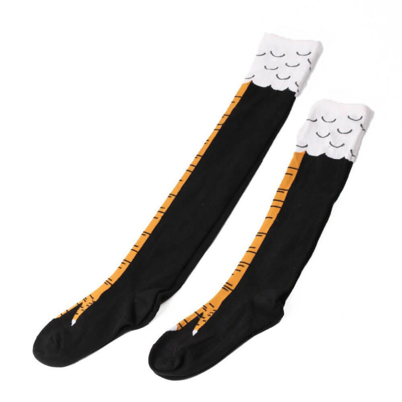 chaussettes pattes de poulet noires étendues