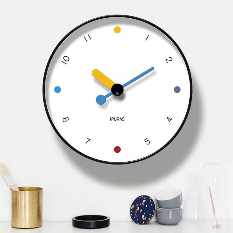 Horloge moderne design colorée