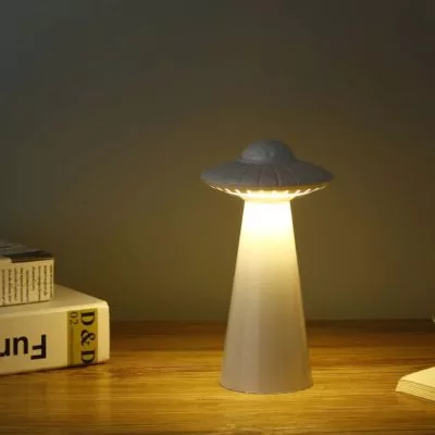 lampe soucoupe volante blanche allumée