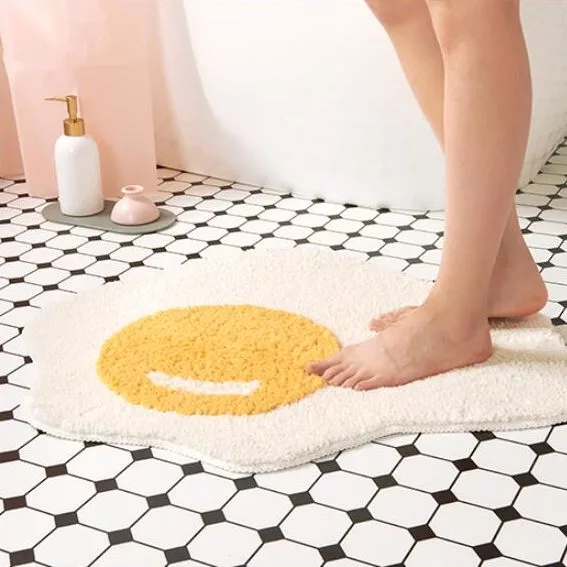 tapis oeuf - décors salle de bain