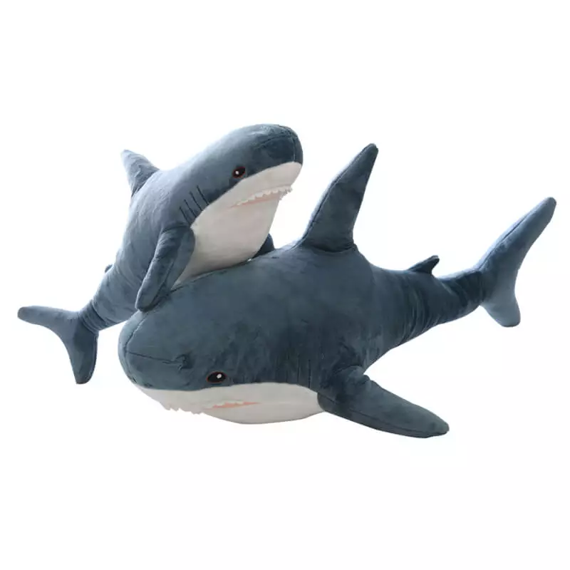 deux requins en peluche