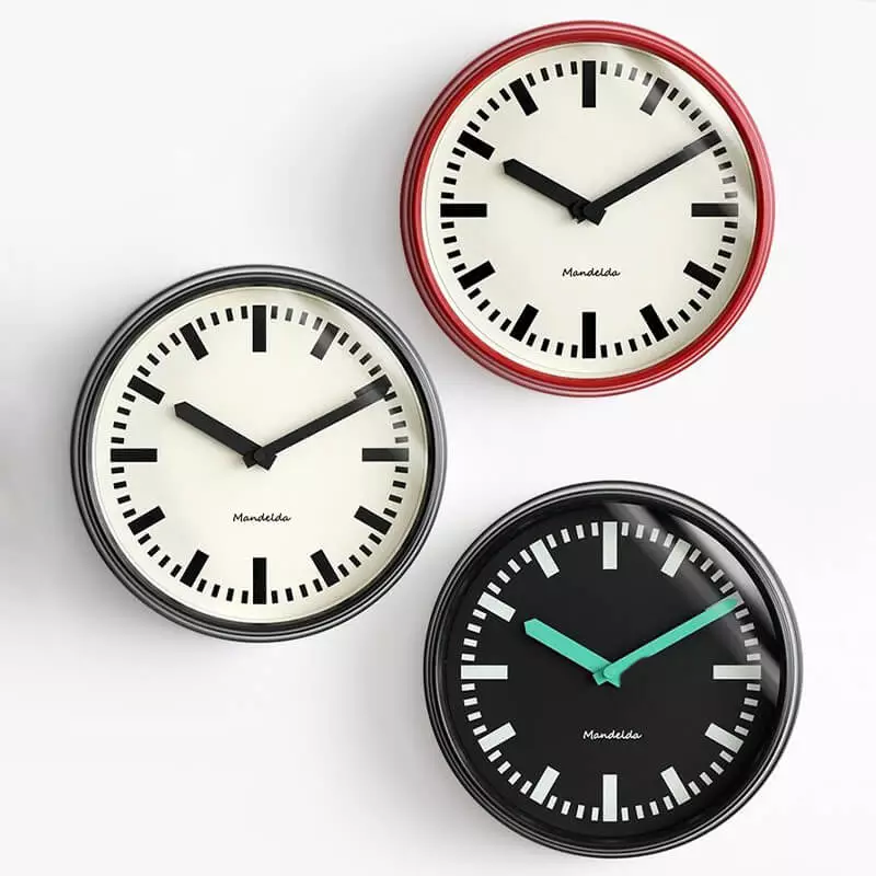 Trois horloges design vintage