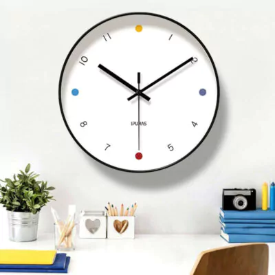 Horloge moderne design coloré