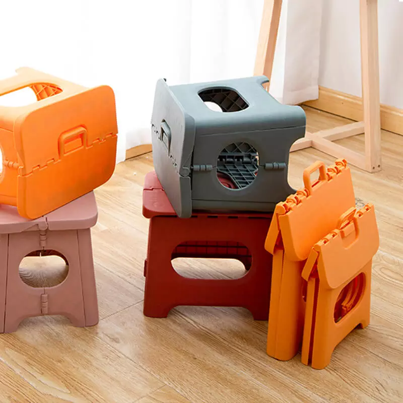 marche pied ou tabouret de style scandinave