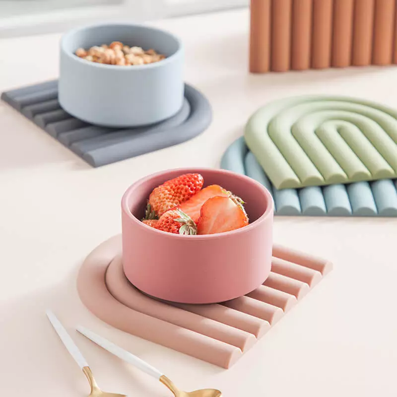 dessous de plat arc en ciel design moderne