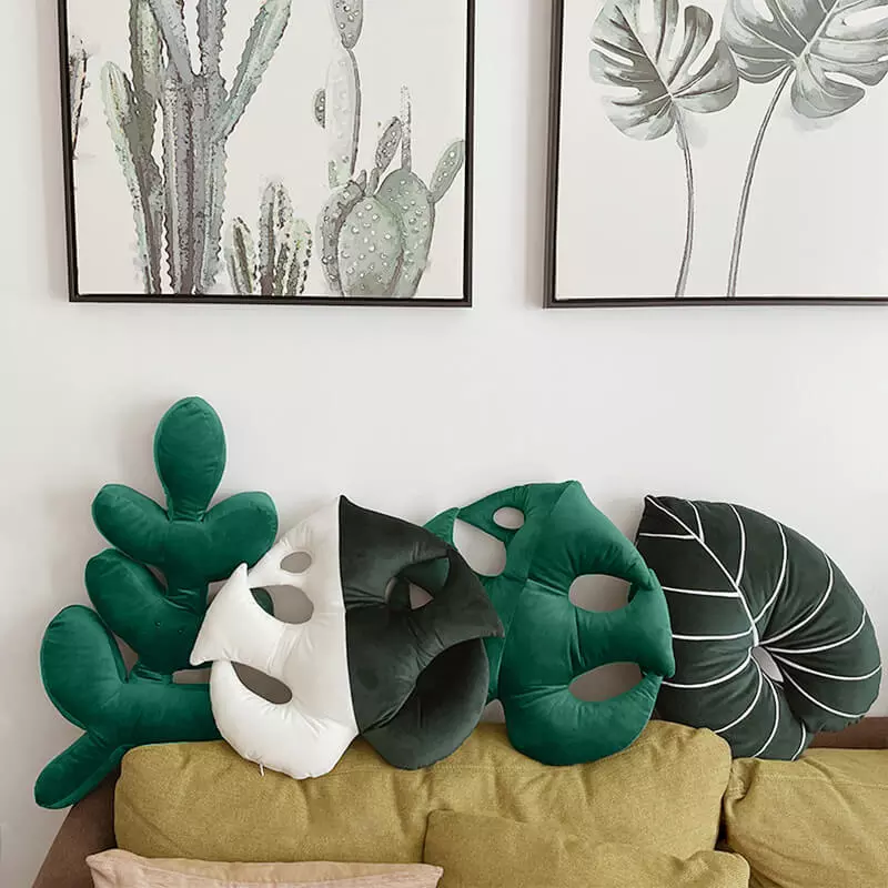 coussin en forme de feuille de plante