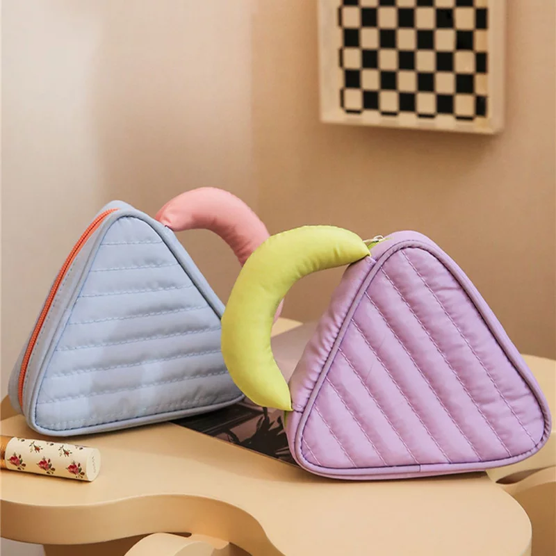 trousse a maquillage design pastel
