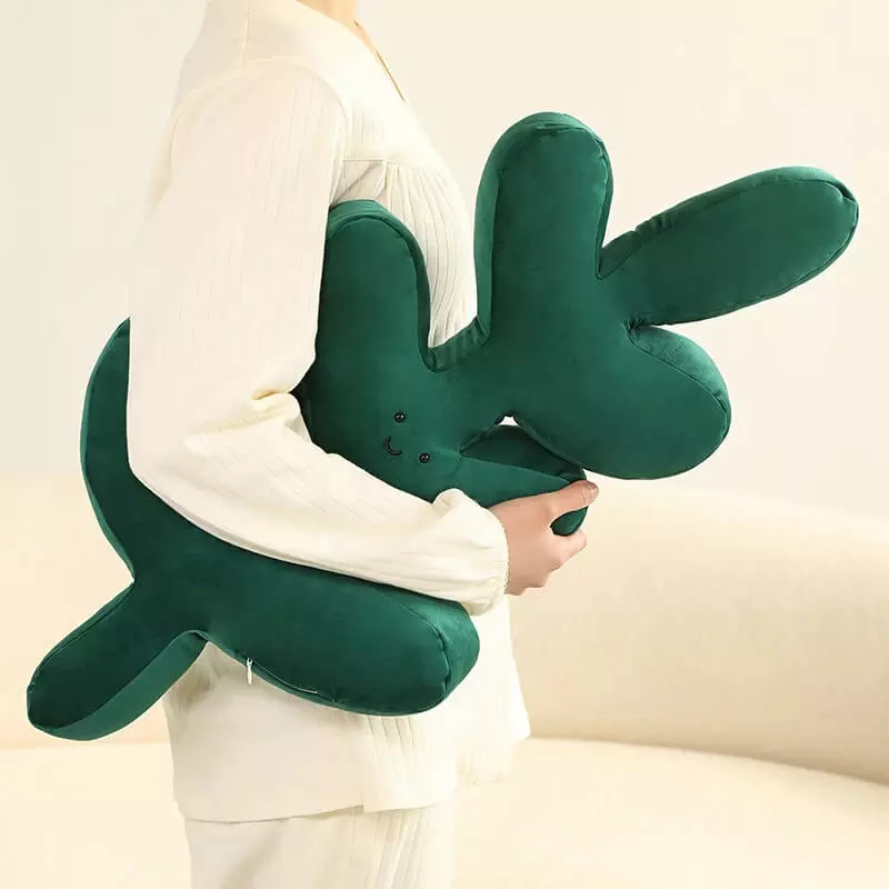 coussin déco en forme de feuille
