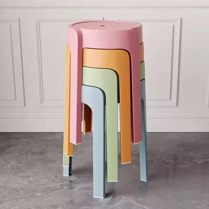 Petit tabouret plastique design